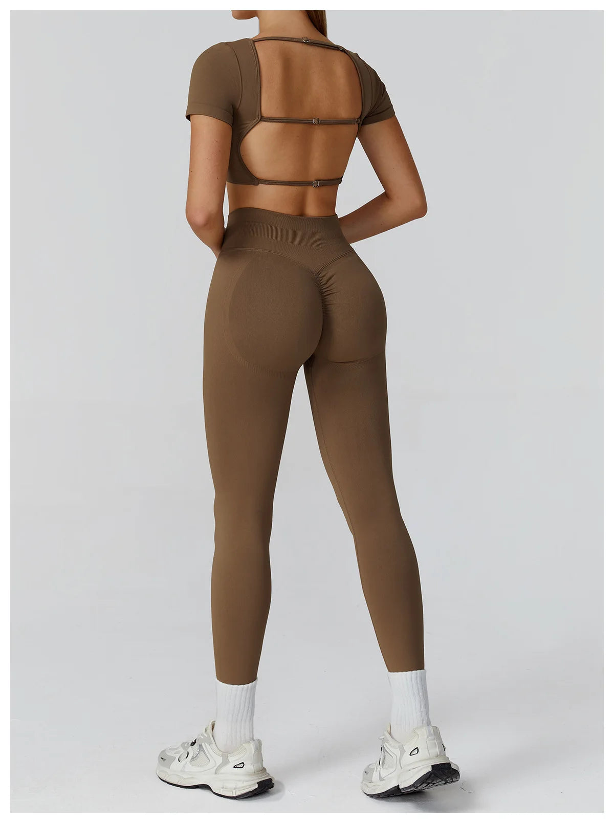 Apex Ritual – Seamless Quick-Dry Sportswear – Women's Square Neck Gym Crop Top & Long Sleeve