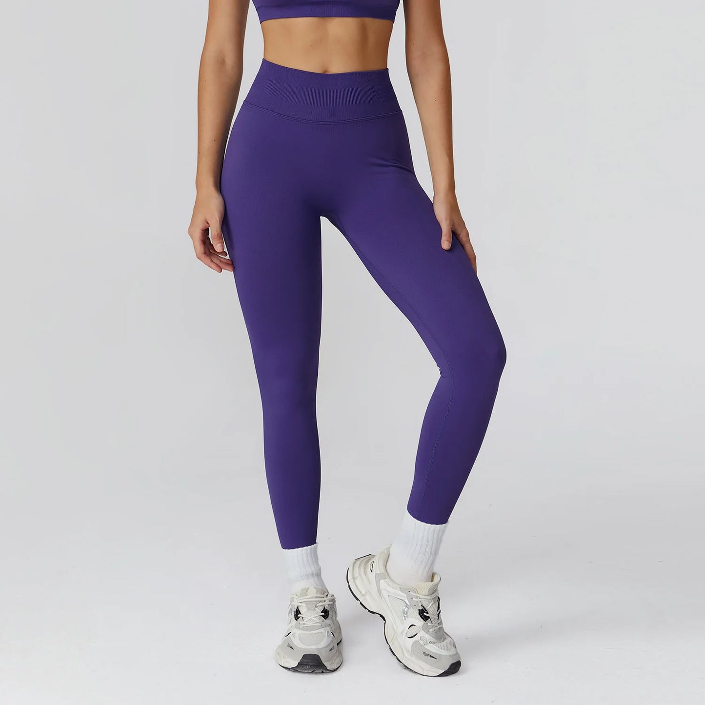 Apex Ritual – Seamless Quick-Dry Sportswear – Women's Square Neck Gym Crop Top & Long Sleeve