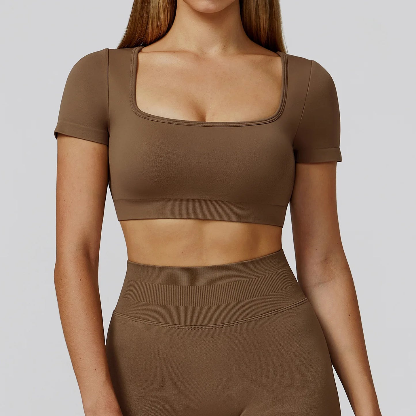 Apex Ritual – Seamless Quick-Dry Sportswear – Women's Square Neck Gym Crop Top & Long Sleeve
