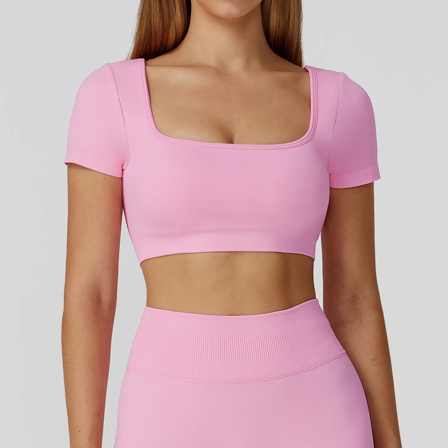 Apex Ritual – Seamless Quick-Dry Sportswear – Women's Square Neck Gym Crop Top & Long Sleeve