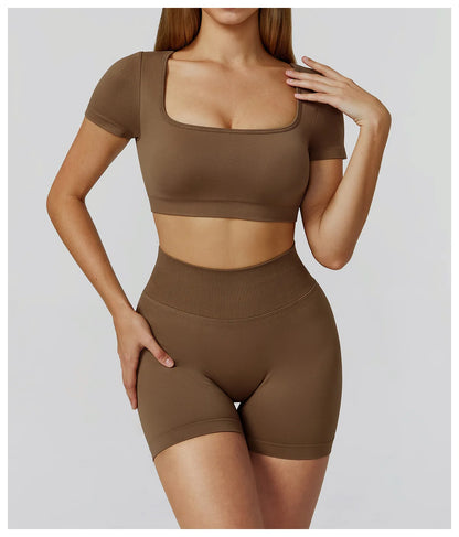 Apex Ritual – Seamless Quick-Dry Sportswear – Women's Square Neck Gym Crop Top & Long Sleeve