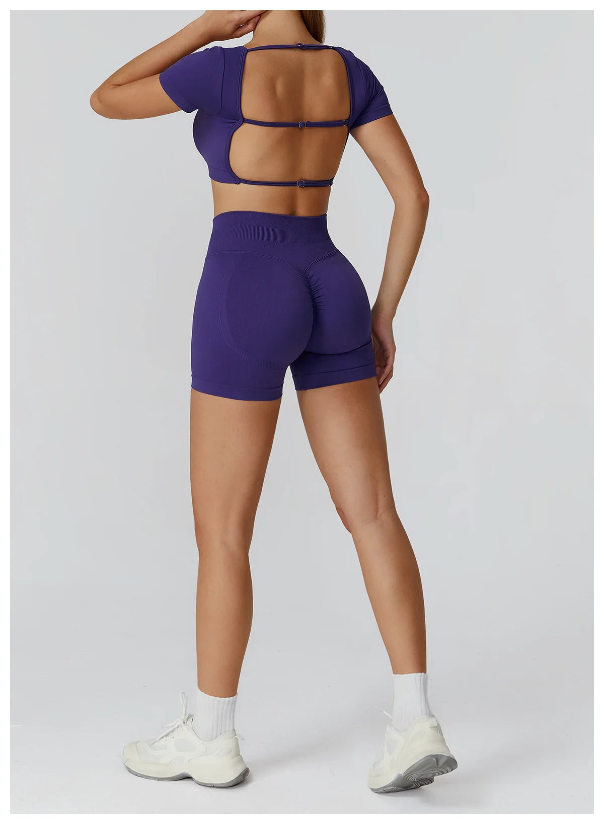 Apex Ritual – Seamless Quick-Dry Sportswear – Women's Square Neck Gym Crop Top & Long Sleeve